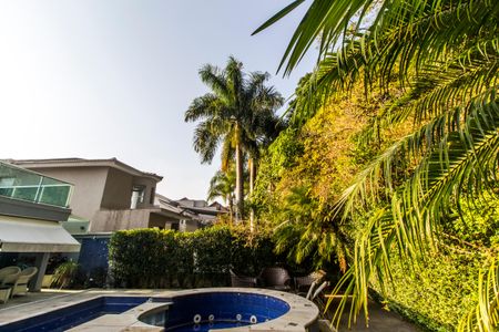 Casa de condomínio para alugar com 400m², 4 quartos e 3 vagasVista