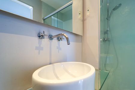 Apartamento à venda com 70m², 2 quartos e 2 vagas Apartamento à venda com 70m², 2 quartos e 2 vagasBanheiro