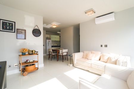 Apartamento à venda com 70m², 2 quartos e 2 vagas Apartamento à venda com 70m², 2 quartos e 2 vagasSala