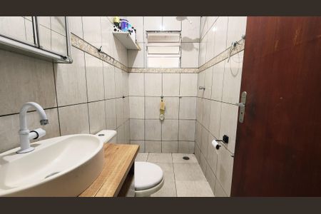 Casa à venda com 90m², 2 quartos e 2 vagas Casa à venda com 90m², 2 quartos e 2 vagasBanheiro