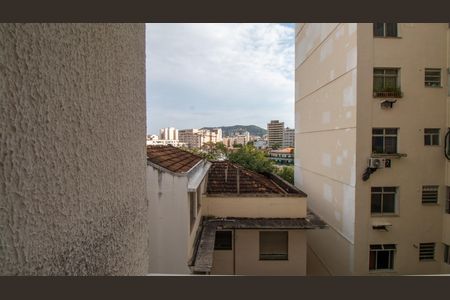 Apartamento à venda com 102m², 3 quartos e 1 vagaÁrea de Serviço Vista
