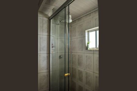 Banheiro de casa de condomínio à venda com 2 quartos, 45m² em Cavalhada, Porto Alegre