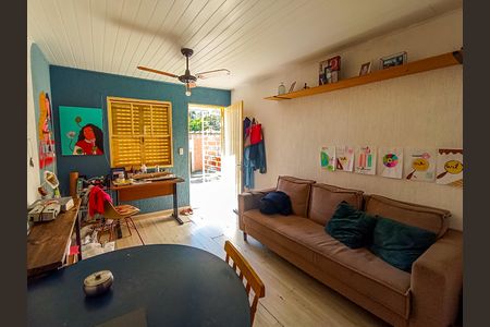 Sala de casa de condomínio à venda com 2 quartos, 45m² em Cavalhada, Porto Alegre