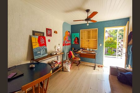 Sala de casa de condomínio à venda com 2 quartos, 45m² em Cavalhada, Porto Alegre