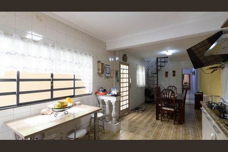 Casa para alugar com 137m², 4 quartos e 2 vagas Casa para alugar com 137m², 4 quartos e 2 vagasCozinha