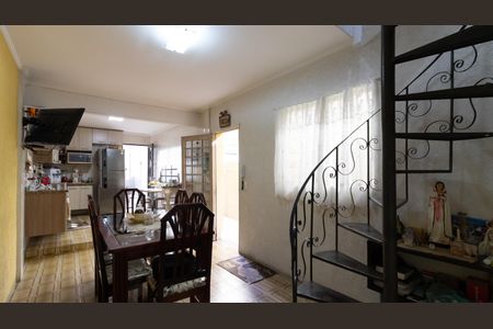 Casa para alugar com 137m², 4 quartos e 2 vagas Casa para alugar com 137m², 4 quartos e 2 vagasCozinha