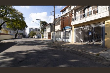 Casa para alugar com 137m², 4 quartos e 2 vagas Casa para alugar com 137m², 4 quartos e 2 vagasFachada e Plaquinha