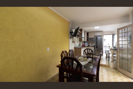 Casa para alugar com 137m², 4 quartos e 2 vagas Casa para alugar com 137m², 4 quartos e 2 vagasCozinha