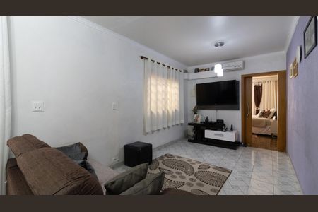 Casa para alugar com 137m², 4 quartos e 2 vagas Casa para alugar com 137m², 4 quartos e 2 vagasSala