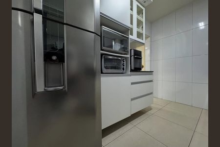 Cozinha de apartamento à venda com 2 quartos, 87m² em Cabral, Contagem