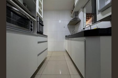 Cozinha de apartamento à venda com 2 quartos, 87m² em Cabral, Contagem