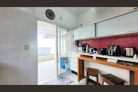 Casa de condomínio à venda com 230m², 4 quartos e 4 vagas Casa de condomínio à venda com 230m², 4 quartos e 4 vagasCozinha