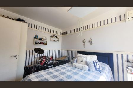 Casa de condomínio à venda com 230m², 4 quartos e 4 vagas Casa de condomínio à venda com 230m², 4 quartos e 4 vagasSuíte 2