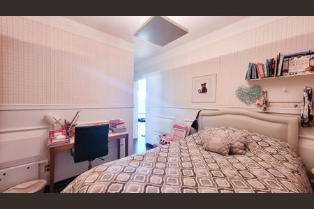 Casa de condomínio à venda com 230m², 4 quartos e 4 vagas Casa de condomínio à venda com 230m², 4 quartos e 4 vagasSuíte 1