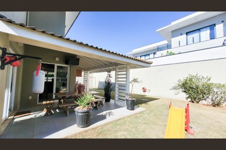 Casa de condomínio à venda com 230m², 4 quartos e 4 vagas Casa de condomínio à venda com 230m², 4 quartos e 4 vagasÁrea gourmet