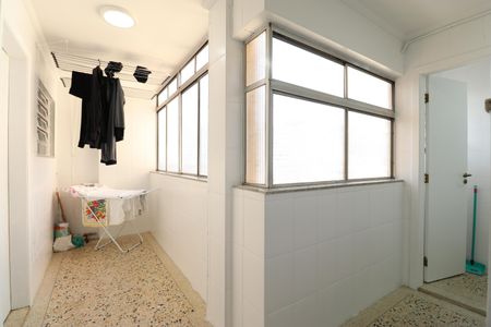 Apartamento à venda com 100m², 2 quartos e 1 vagaÁrea de Serviço