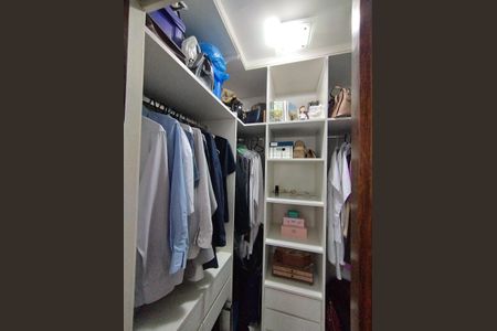 Apartamento à venda com 178m², 4 quartos e 3 vagasCloset da suíte 2