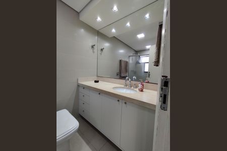 Apartamento à venda com 178m², 4 quartos e 3 vagasBanheiro da Suíte 2