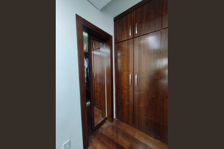 Apartamento à venda com 178m², 4 quartos e 3 vagasSuíte 2
