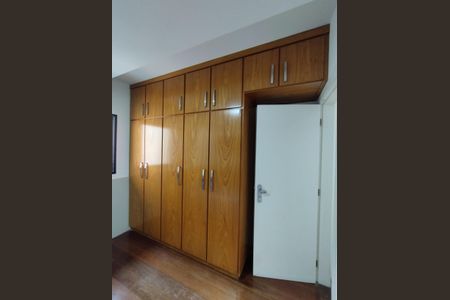 Apartamento à venda com 178m², 4 quartos e 3 vagasQuarto 2