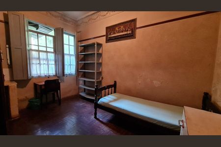 Casa à venda com 125m², 8 quartos e 1 vaga