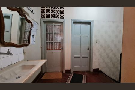 Casa à venda com 125m², 8 quartos e 1 vaga