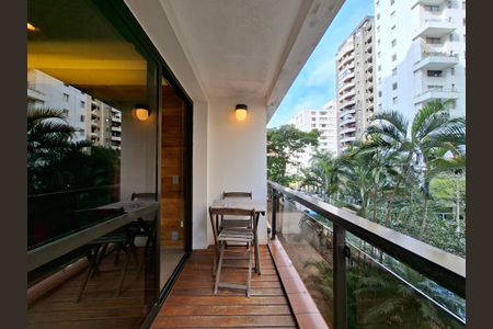 Apartamento à venda com 75m², 1 quarto e 2 vagasVaranda