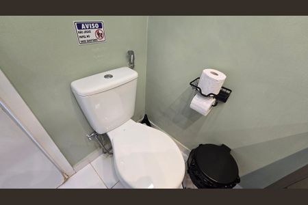 Apartamento para alugar com 72m², 2 quartos e 1 vagaDetalhe do Banheiro da Suite