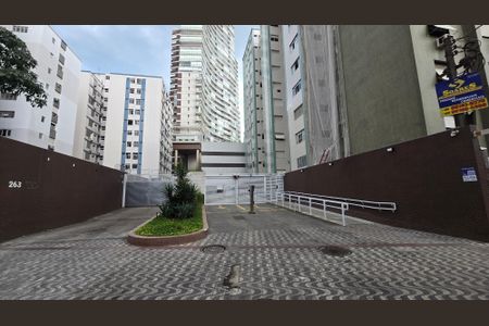 Apartamento para alugar com 72m², 2 quartos e 1 vagaFachada