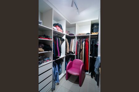 Apartamento para alugar com 70m², 2 quartos e 2 vagasCloset da suíte