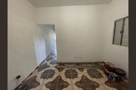 Casa de condomínio para alugar com 45m², 1 quarto e sem vagaSala