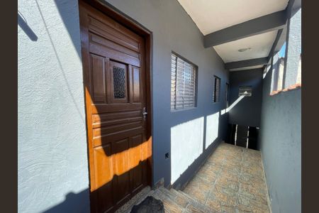 Casa de condomínio para alugar com 45m², 1 quarto e sem vagaEntrada