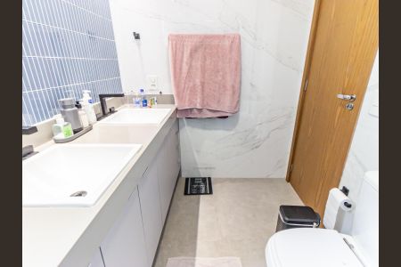 Apartamento à venda com 159m², 3 quartos e 2 vagasBanheiro da Suíte 1