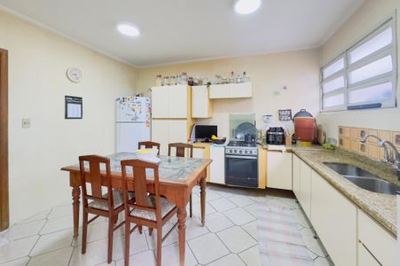 Casa de condomínio para alugar com 175m², 3 quartos e 5 vagasCozinha e Área de Serviço