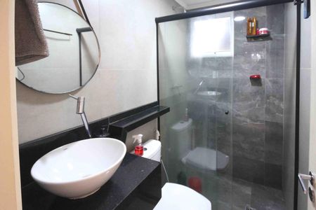 Apartamento à venda com 58m², 2 quartos e 1 vaga Apartamento à venda com 58m², 2 quartos e 1 vagaBanheiro Social