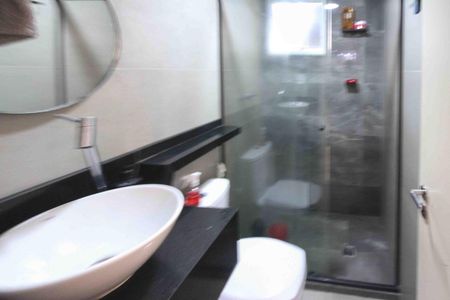 Apartamento à venda com 58m², 2 quartos e 1 vaga Apartamento à venda com 58m², 2 quartos e 1 vagaBanheiro Social