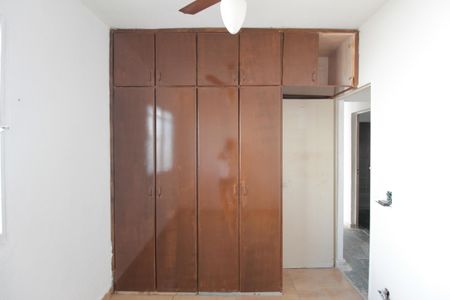 Quarto 1 de apartamento para alugar com 2 quartos, 59m² em São João Batista, Belo Horizonte