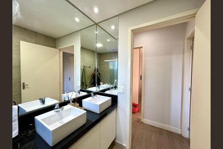 Apartamento à venda com 48m², 2 quartos e 1 vaga Apartamento à venda com 48m², 2 quartos e 1 vagaBanheiro Social