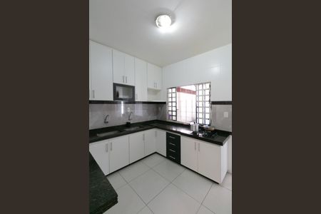 Casa para alugar com 240m², 3 quartos e 4 vagas Casa para alugar com 240m², 3 quartos e 4 vagasCozinha