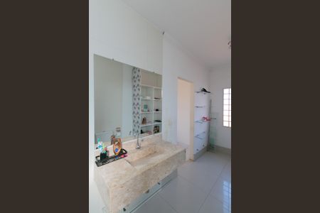 Casa para alugar com 240m², 3 quartos e 4 vagas Casa para alugar com 240m², 3 quartos e 4 vagasBanheiro da Suíte