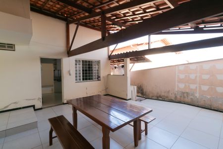 Casa para alugar com 240m², 3 quartos e 4 vagas Casa para alugar com 240m², 3 quartos e 4 vagasÁrea comum