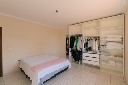 Casa para alugar com 240m², 3 quartos e 4 vagas Casa para alugar com 240m², 3 quartos e 4 vagasSuíte