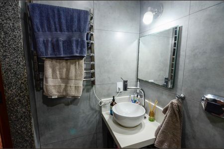 Apartamento à venda com 122m², 3 quartos e 1 vaga Apartamento à venda com 122m², 3 quartos e 1 vagaBanheiro Social