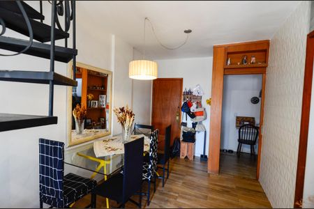 Apartamento à venda com 122m², 3 quartos e 1 vaga Apartamento à venda com 122m², 3 quartos e 1 vagaSala