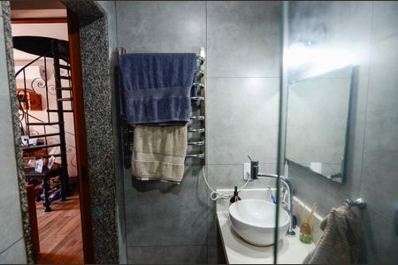 Apartamento à venda com 122m², 3 quartos e 1 vaga Apartamento à venda com 122m², 3 quartos e 1 vagaBanheiro Social