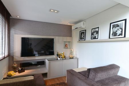 Apartamento para alugar com 105m², 1 quarto e 2 vagasSala