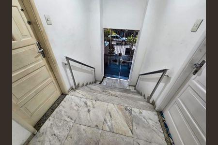 Apartamento à venda com 55m², 2 quartos e sem vagaHall social