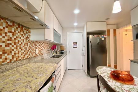 Apartamento para alugar com 110m², 3 quartos e 1 vaga Apartamento para alugar com 110m², 3 quartos e 1 vagaCozinha