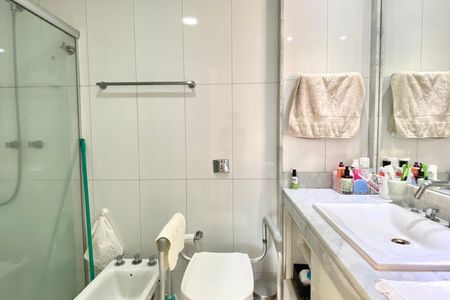 Apartamento para alugar com 110m², 3 quartos e 1 vaga Apartamento para alugar com 110m², 3 quartos e 1 vagaBanheiro Suíte