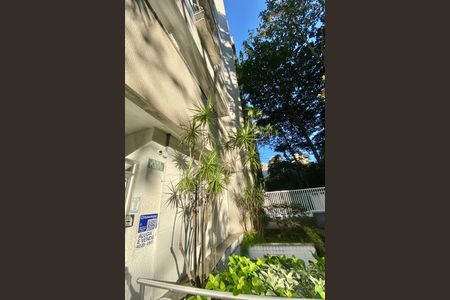 Apartamento para alugar com 110m², 3 quartos e 1 vaga Apartamento para alugar com 110m², 3 quartos e 1 vagaFachada